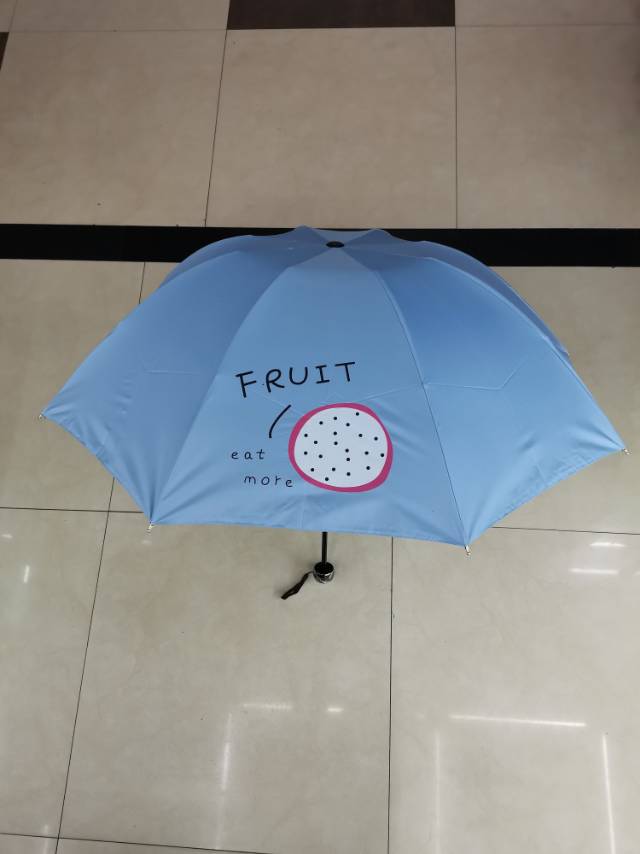 直销批发2019新款时尚三折黑胶晴雨伞现货定制三折伞黑胶晴雨伞细节图