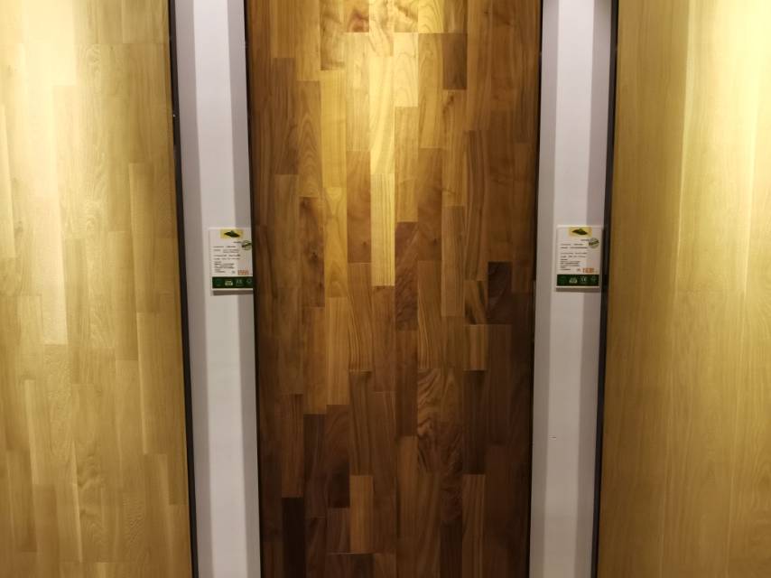Three-layer solid wood flooring B55611 three-ply North American walnut wood