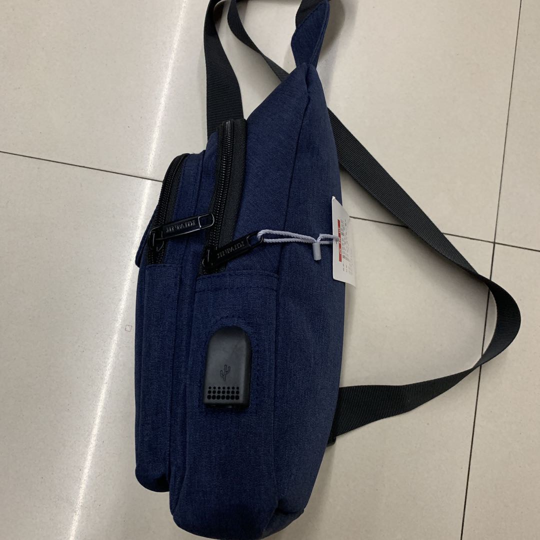 时尚耐磨帆布胸包产品图