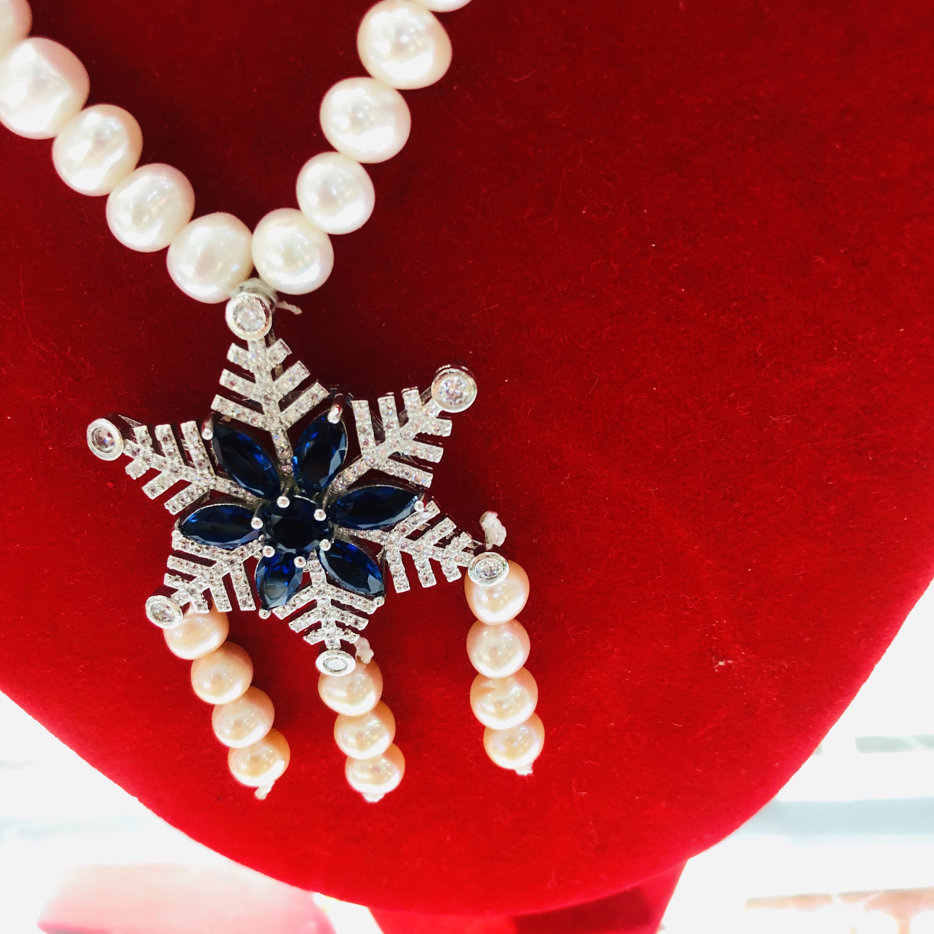 A nearly perfect round freshwater pearl necklace for mom, a genuine Mother's Day women's collarbone chain details Picture