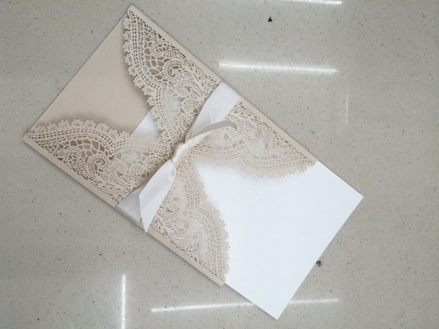 Hollowed-out invitation details Picture