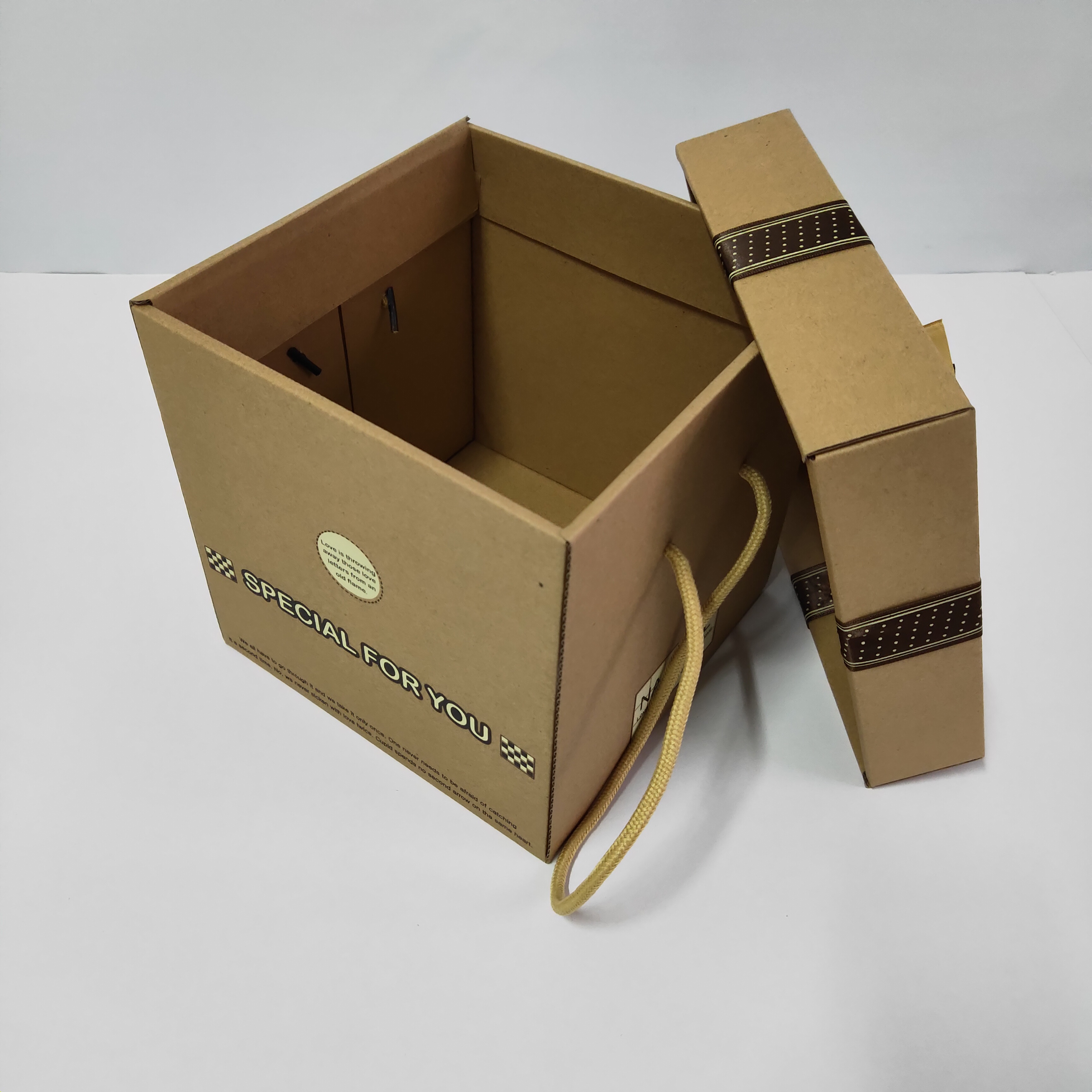 三层瓦楞盒四件套纸皮盒子礼物盒产品图