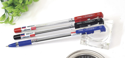 Factory direct sales three-color ballpoint pen 0.7MM oil pen office writing insert pen student stationery signature thumbnail