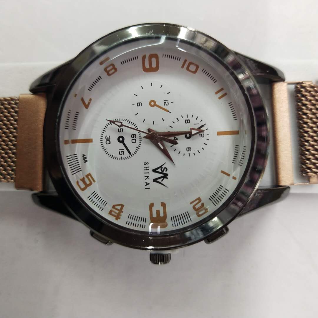 Fashionable and lazy man's magnet waterproof sports men's quartz watch details Picture