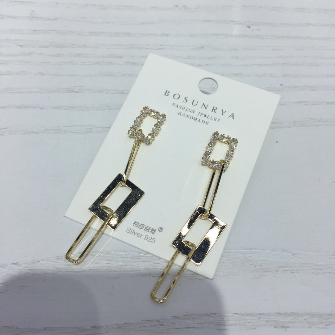 New trendy, individualistic, geometric, exaggerated, trendy, versatile, simple, long autumn and winter earrings with a high-end feel Specification image