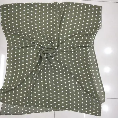 Manufacturers Direct Sales Of Muslim Monochrome Ethnic Style Adult Women Small Square Headscarf