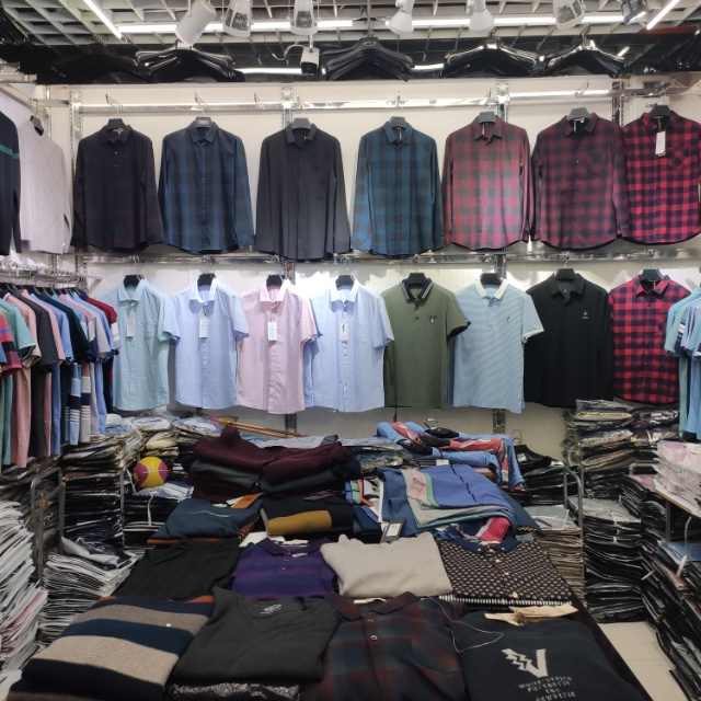 ارتداء ملابس صغيرة describe pic - 2