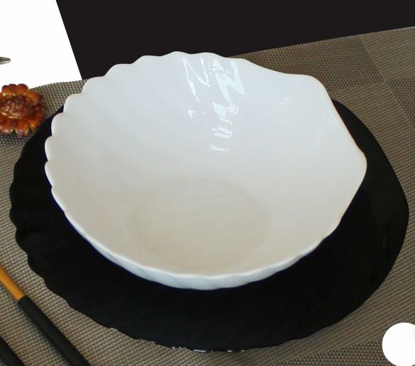 Black And White With Opal Glass Black Glass Tableware Combination Plate Bowl Shell Shape details Picture