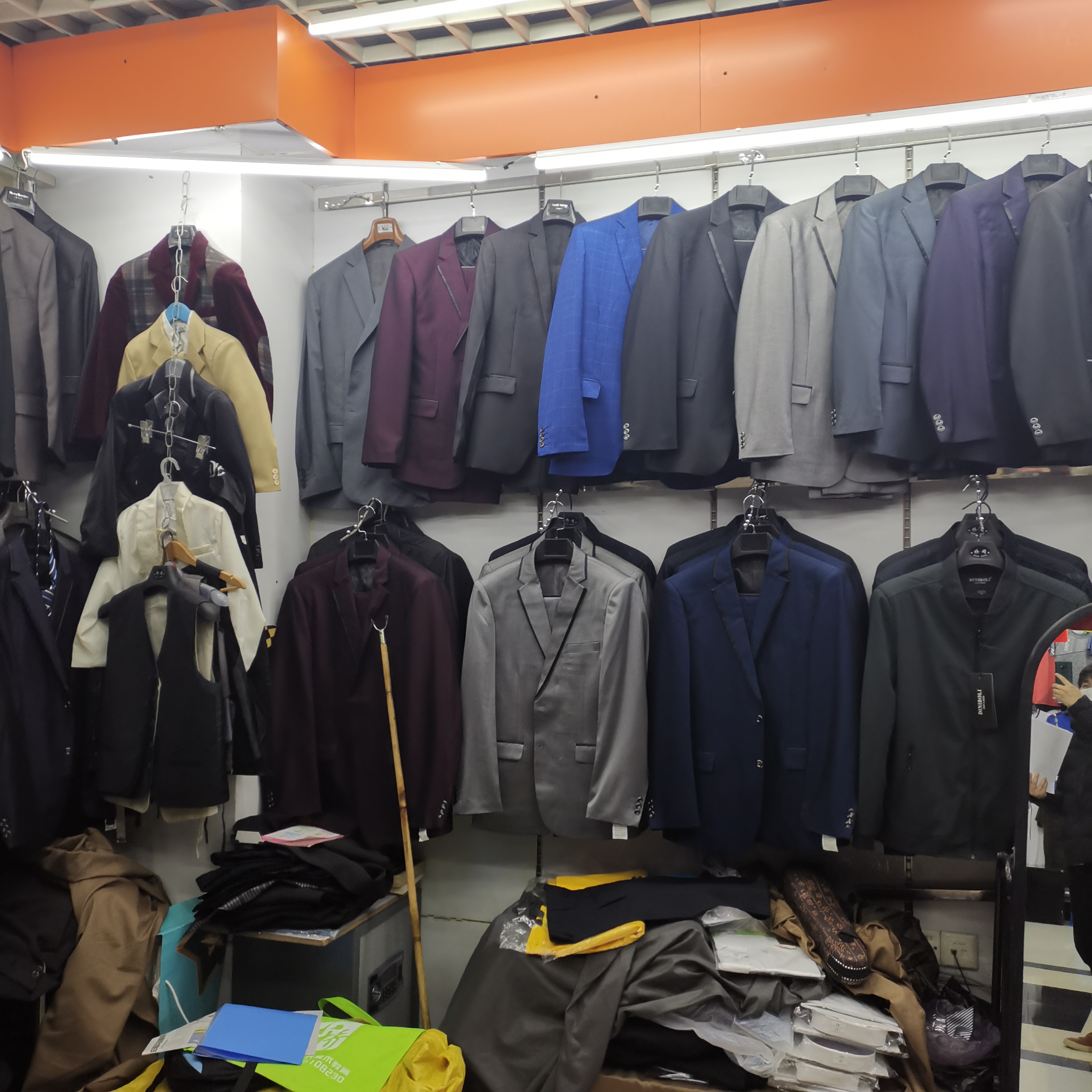 Ru Qibao Men's Clothing Store describe pic - 2