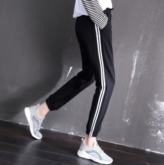 High-quality Harajuku summer sportswear casual pants for female students, Korean-style slim-fit elastic thin loose fire ins tight-fitting pants details Picture