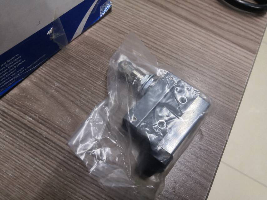 CHNT牌微动开关YBLXW-6/11ZL详情图2