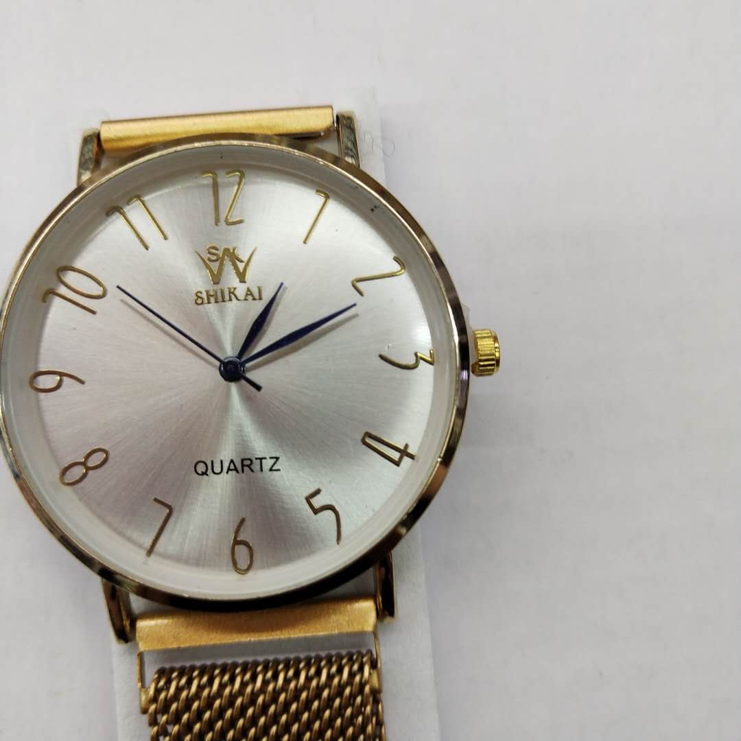 Trendy and fashionable waterproof magnet clasp men's watch details Picture