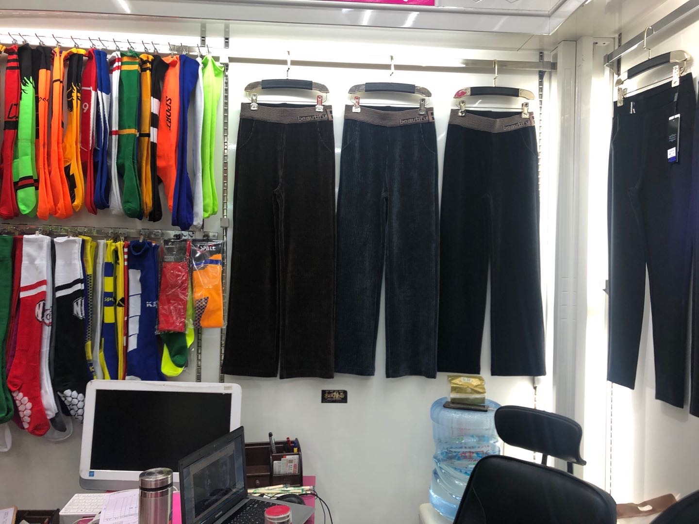 Yiwu Yingzhou Garment Factory describe pic - 1
