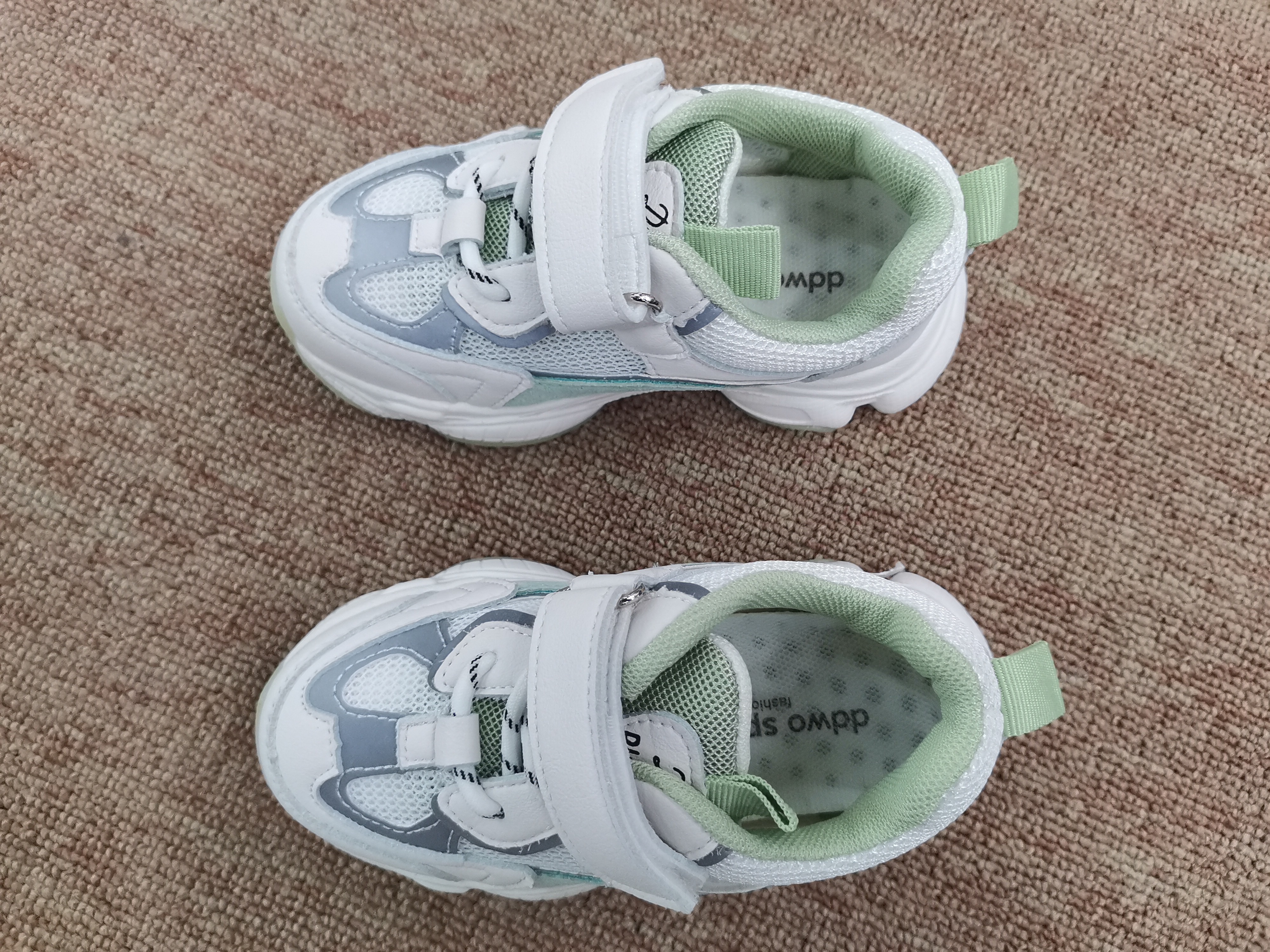 Xb7799 Little Treasure Home Boy Spring Net Red Stick Breathable Casual Children's Shoes details Picture