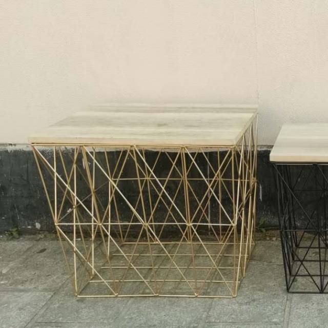 Iron art handicrafts and ornaments factory direct sales, storage baskets, round tables, coffee tables, and miscellaneous frames Specification image