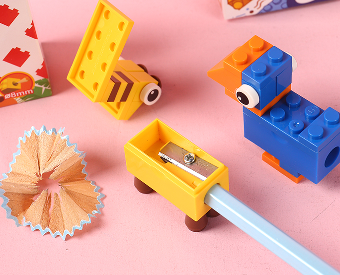 Cute animal building block pencil sharpener, portable manual cartoon cute pencil sharpener for children and primary school students Specification image