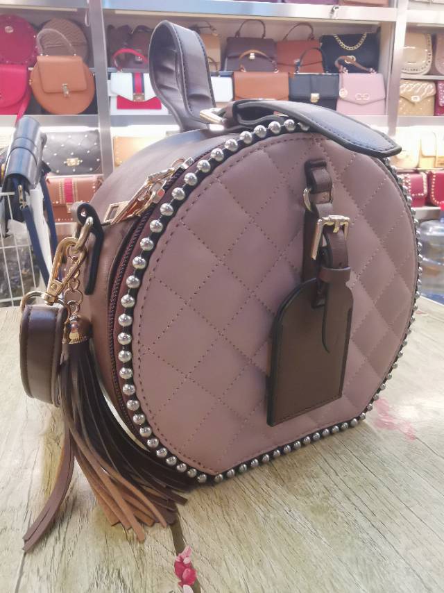 Stylish One-Shoulder All-In-One Women's Vintage Crossbody Handbag details Picture