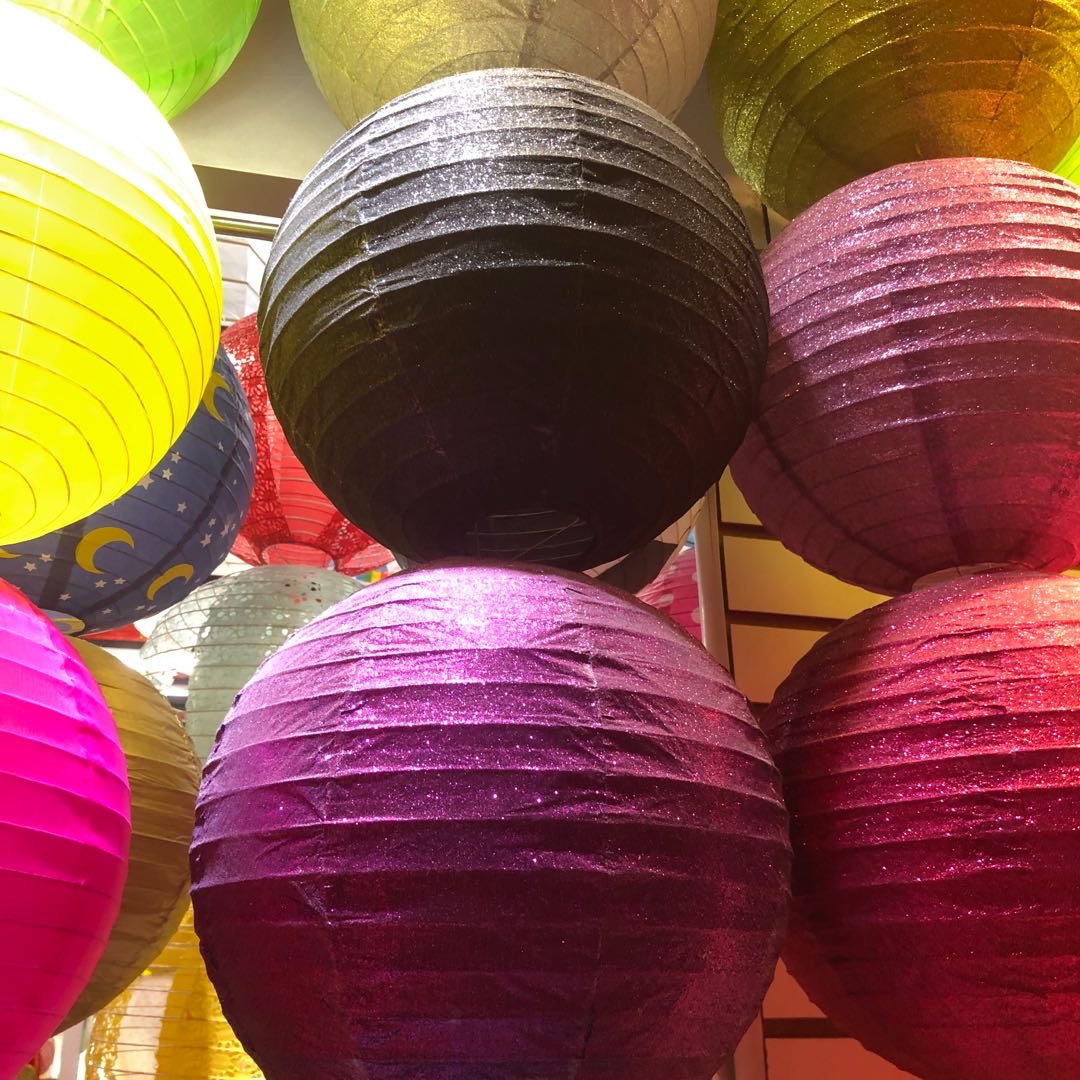 Colorful round paper lanterns, kindergarten pendants, Christmas bright pink children's celebration decorations and arrangements Specification image