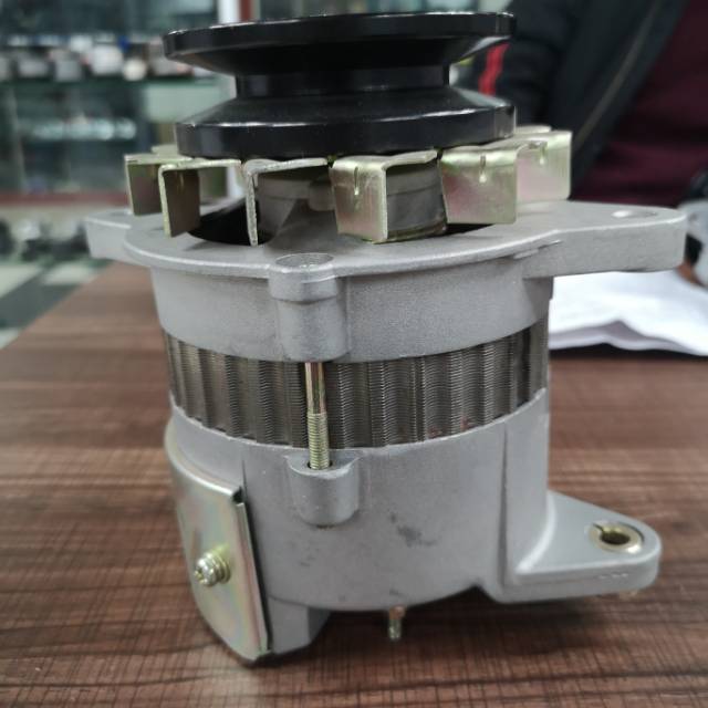 柴油发电机电压28V转数6000