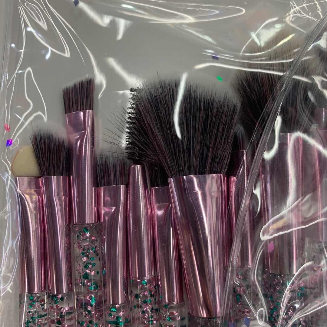 Factory direct sales of purple makeup brushes, eyeshadow brushes, beauty brush sets, loose powder brushes and blush brushes details Picture