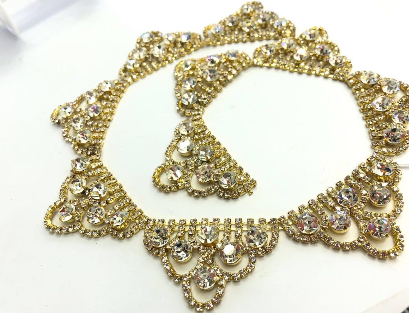Flower piece vogue individual character is high-grade set diamond brooch brooch decorates button Specification drawing
