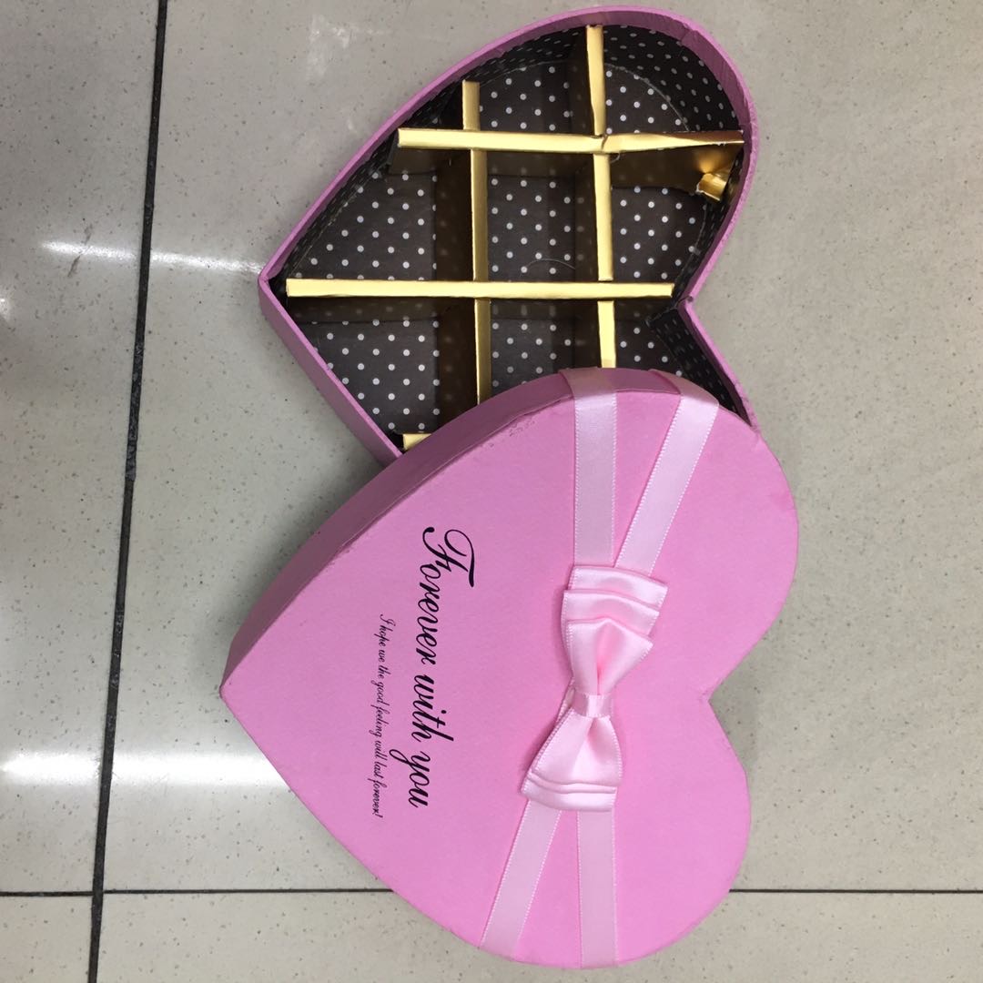 小桃心9格巧克力盒创意爱心蝴蝶戒指礼物包装盒心形巧克力礼盒