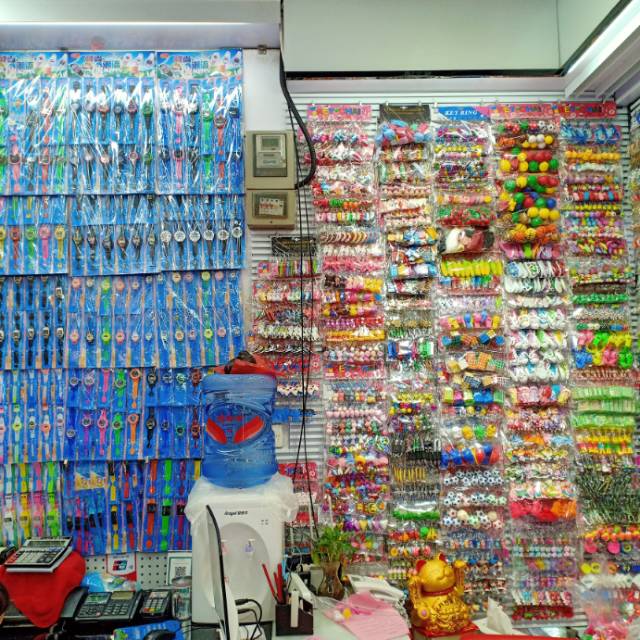 Yiwu Huanle Electronic Toys Store