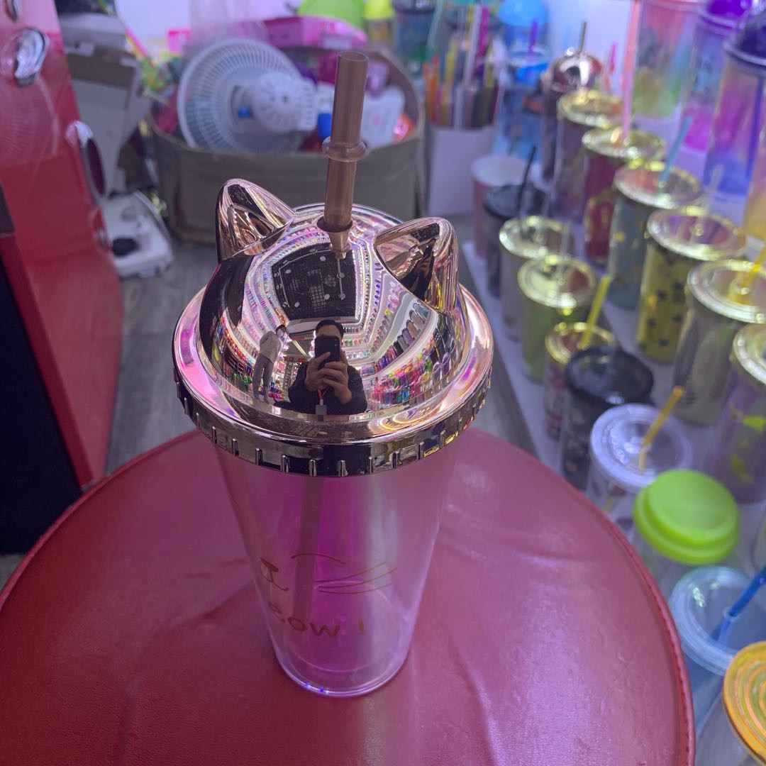 Cups, water cups, creative cups, drinking cups, simple and fashionable cups with straws