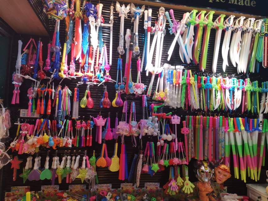 Zhu Jia's Shining toys describe pic - 2