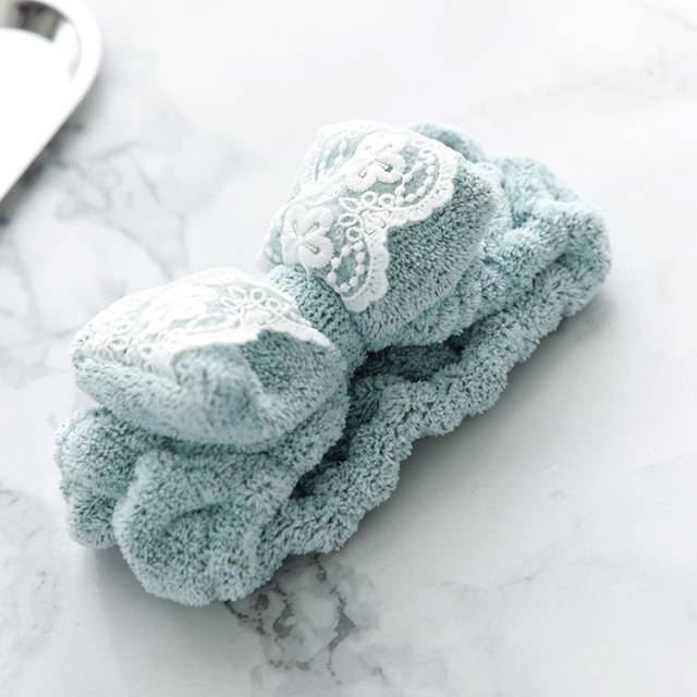 A best-selling hair band for girls, a simple hair band and a cartoon headband details Picture