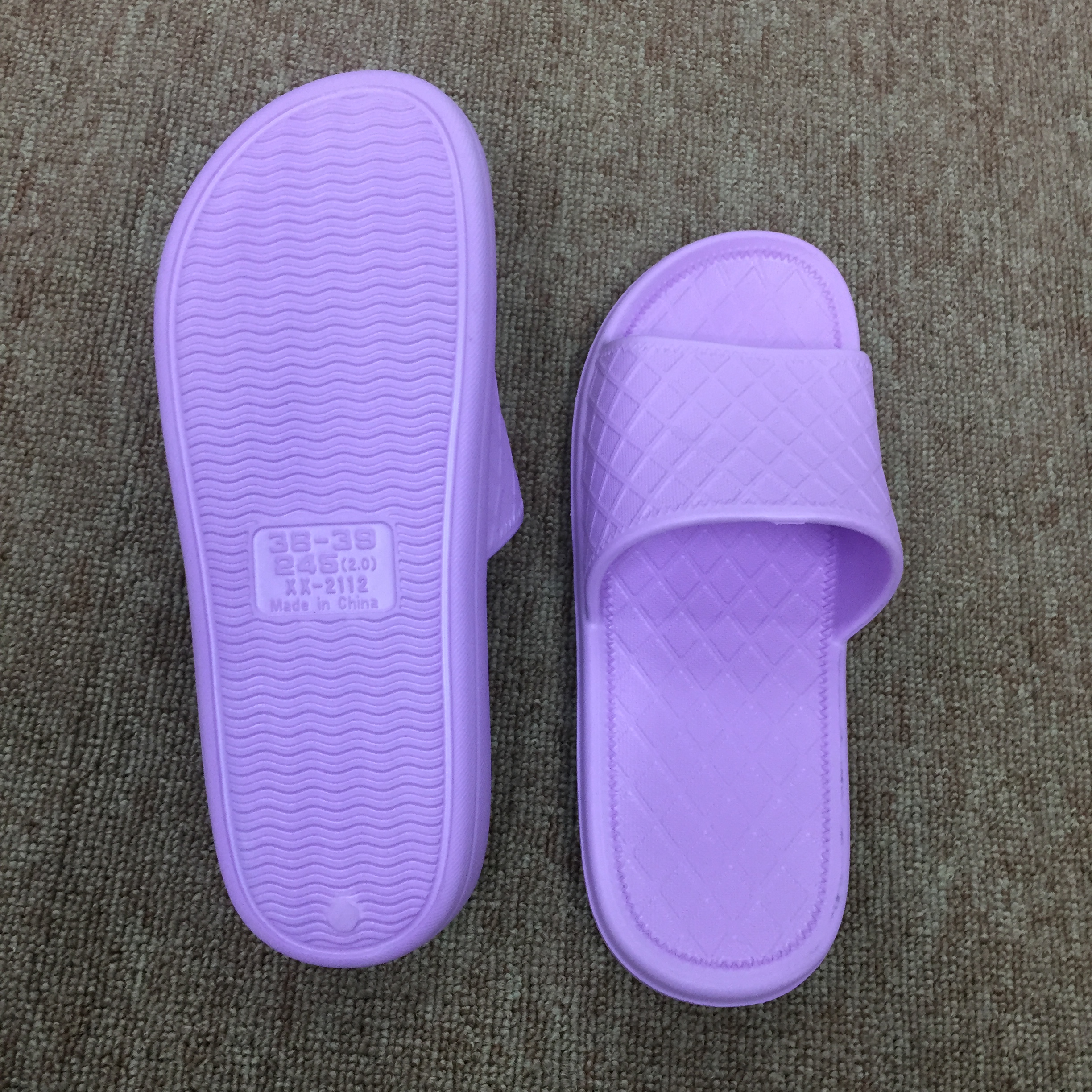 New summer Crocs for men and women Children's sandals Breathable flat flip-flops garden couple eyelet non-slip sandals details Picture