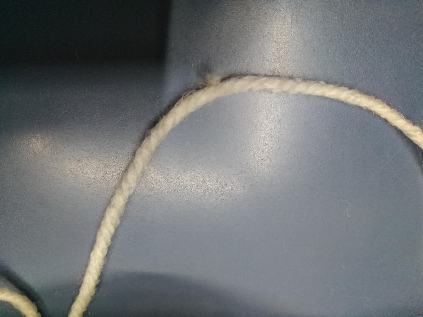 The manufacturer has solid color scarf yarn, coarse wool yarn and wholesale wool yarn for men and women in stock Specification image