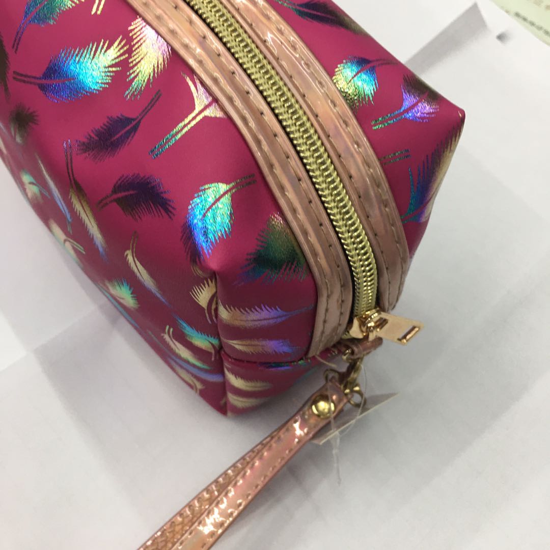 手包女真皮钱包手抓包纯皮气质民族风手绘压花人造皮。。产品图