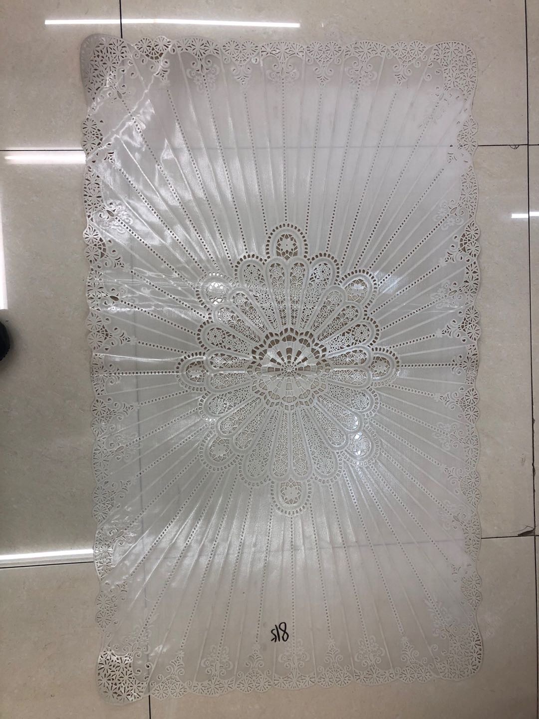 60*100烫金餐垫镂空设计杯垫西餐垫托盘碗垫细节图