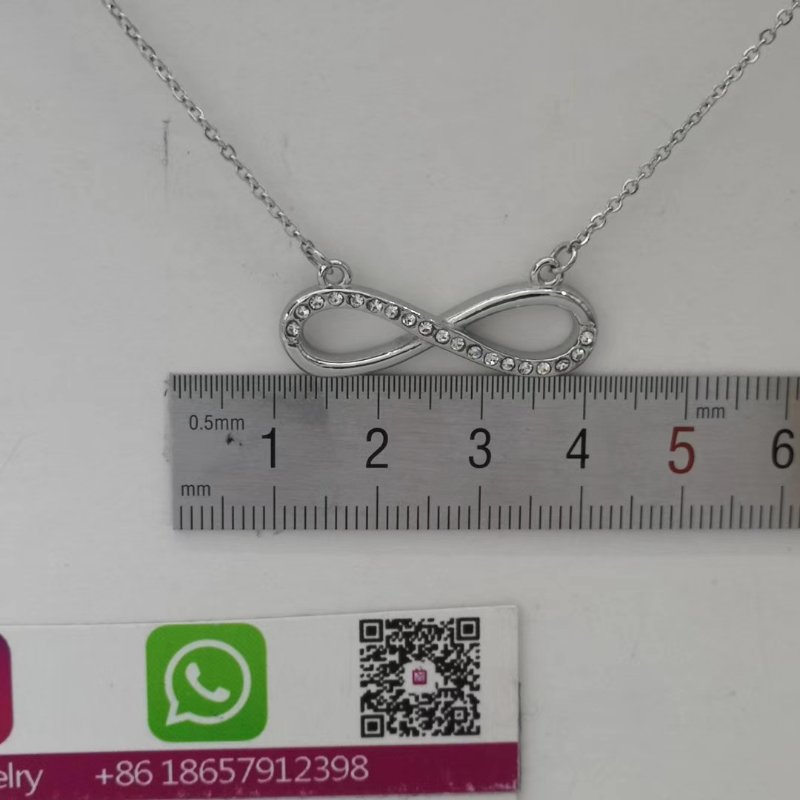 South Korea Dongdaemun Figure-8 Necklace Silver Small Fresh Personality Necklace Fashion All-Match Anti-Allergy details Picture