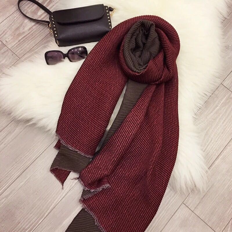 Autumn And Winter New Two-Color Double-Sided Fold Design Style Scarf details Picture