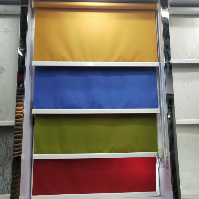 Monochrome Polyester Roller Curtain