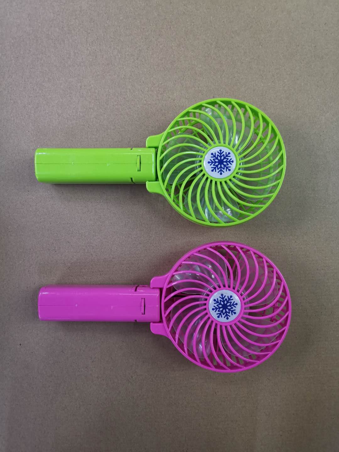 手持小风扇可充电便携式多功能迷你 学生USB风扇 手柄手握雪花风扇