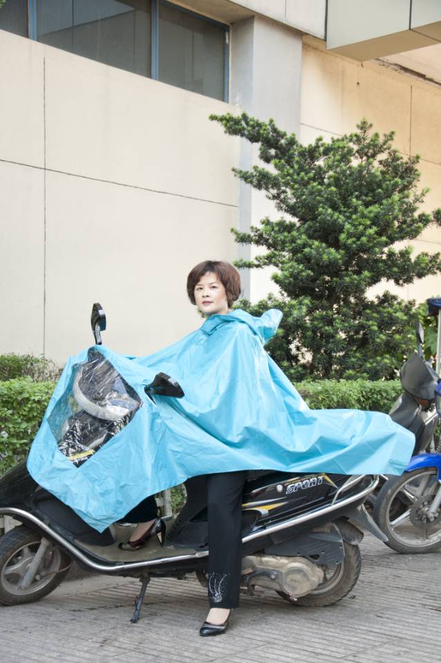 一次性雨衣/雨衣/雨衣男女长款户外/成人雨衣/电动摩托车雨衣产品图