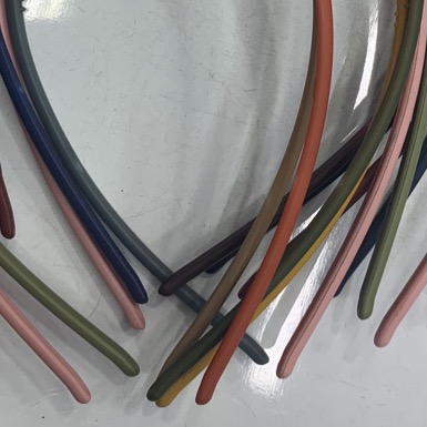 The new Korean version of the candy-colored matte headband features a sweet and color-blocking double-stripe headband details Picture