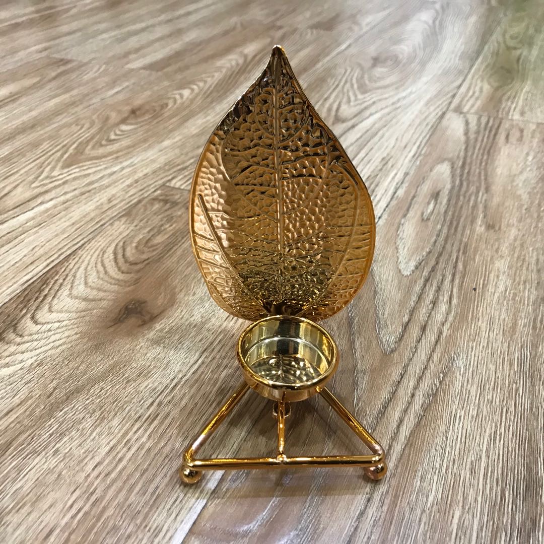 Creative golden leaf candlestick decorative item