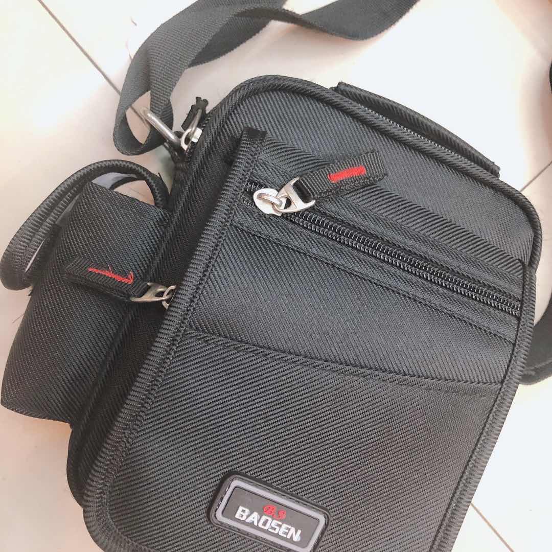 Black mini casual crossbody bag, Korean-style men's bag, fashionable sporty small backpack, trendy men's bag details Picture