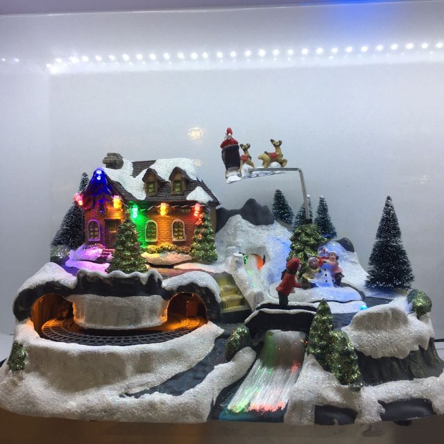 三层别墅雪景庭院彩灯树脂工艺品摆件