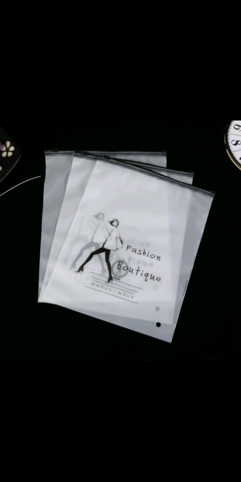 Custom-made printed frosted zipper bags, jewelry packaging bags, plastic bags and self-sealing bags are available. Factory direct sales details Picture