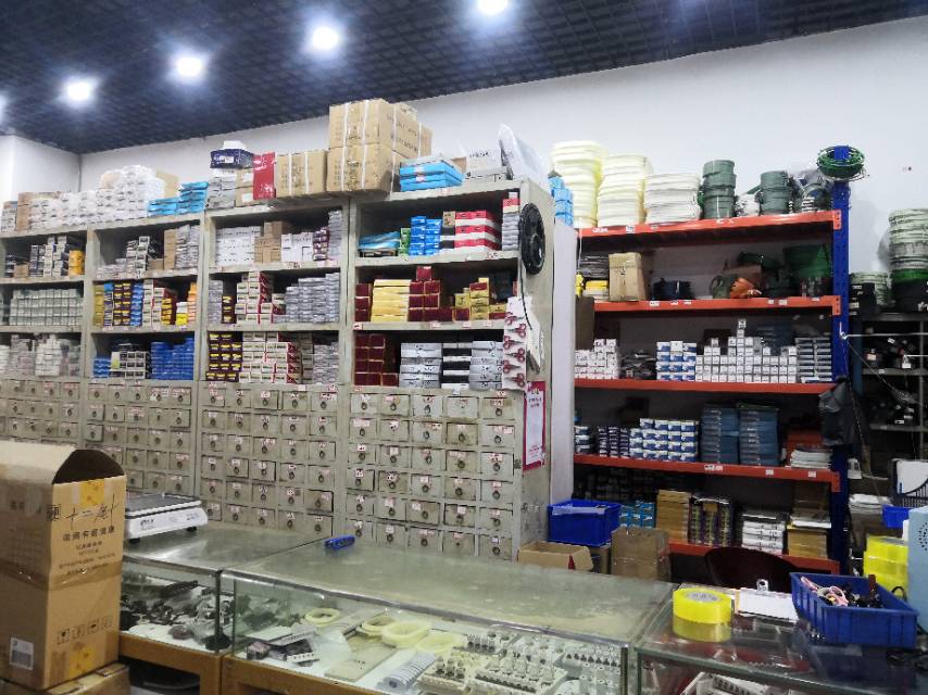 Sitong Computerized Embroidery Machine Equipment Store describe pic - 1