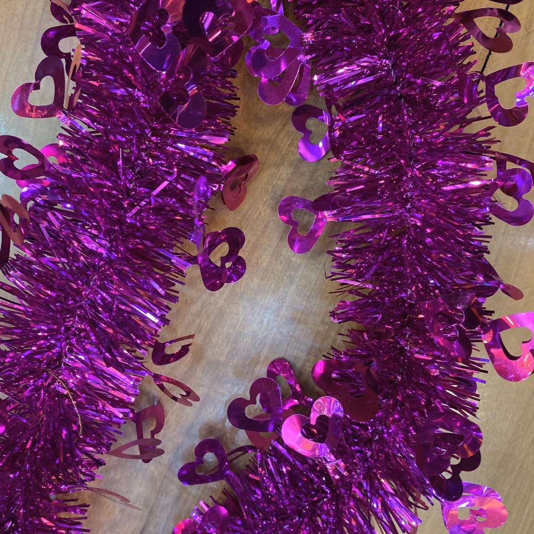 紫色圣诞节装饰品场景布置结婚婚庆用品彩条彩带新年年会晚会细节图