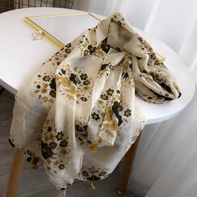 A thin beach towel for both spring, autumn and winter, suitable for both scarves and shawls Specification image