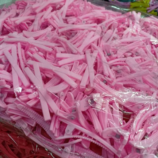 Hair clip with 6cm plastic fork thumbnail