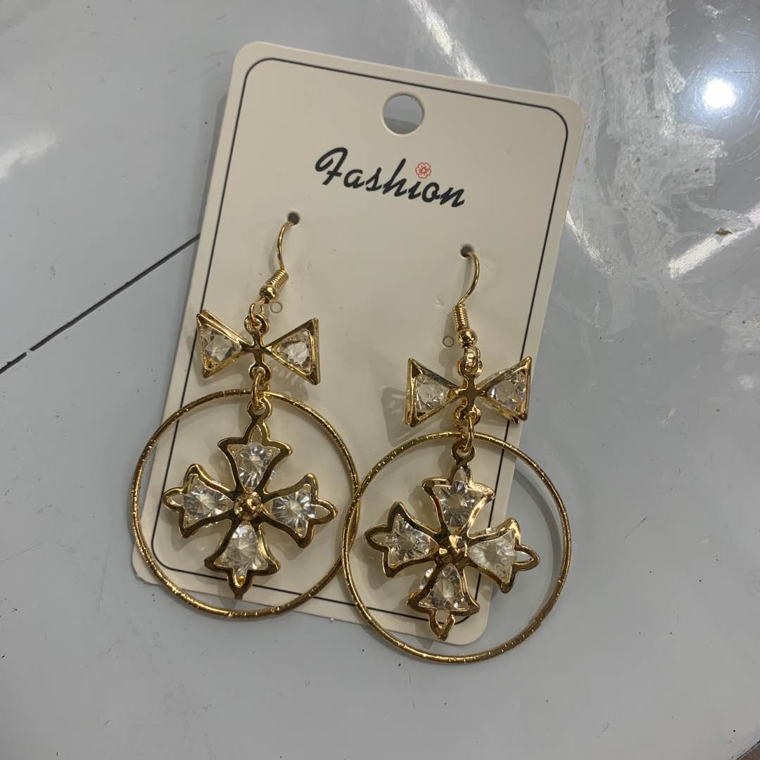 Manufacturers direct golden glass diamond four leaf iron earrings