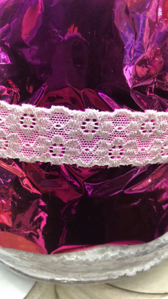 The new polyester lace fabric for lace-trimmed clothing features white fringes Specification image